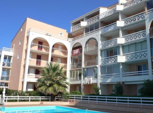 Studio Cabine avec Piscine, Parking Privé et Wifi - Proche Plage et Commerces à Sète - FR-1-338-574