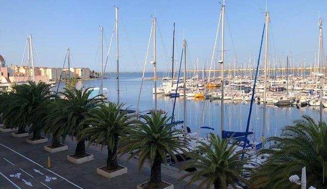 Studio Cabine Avec Terrasse et vue Imprenable sur L'entrée du Port