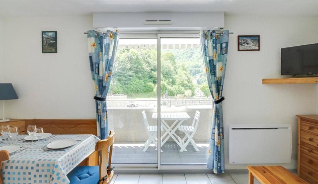 Studio cabine cosy pour 4 pers. avec balcon au sud et parking, à deux pas du centre de Luz-Saint-Sauveur - FR-1-402-59
