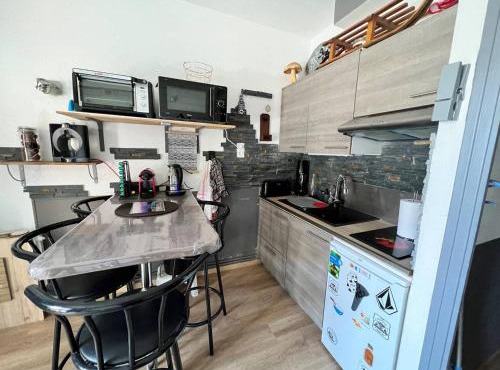 Studio cabine familial avec balcon aux Angles - FR-1-593-86