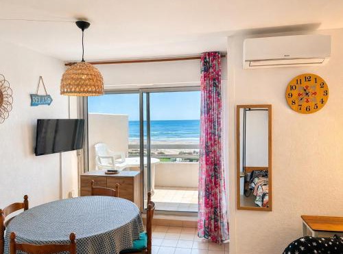 Studio cabine pied dans l eau climatisé, parking et wifi haut débit