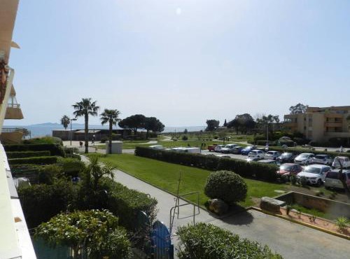 Studio cabine avec vue mer à 2 pas de la plage, parking et local vélo, La Londe-les-Maures - FR-1-251-705
