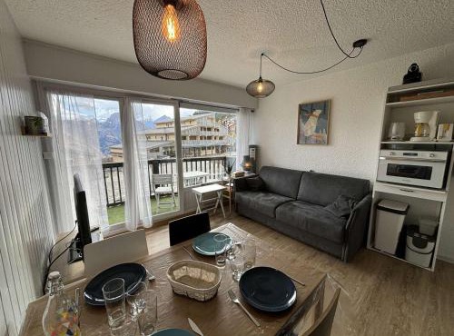 Studio cabine rénové, 4 couchages, pied des pistes, parking, balcon sud - FR-1-297-160