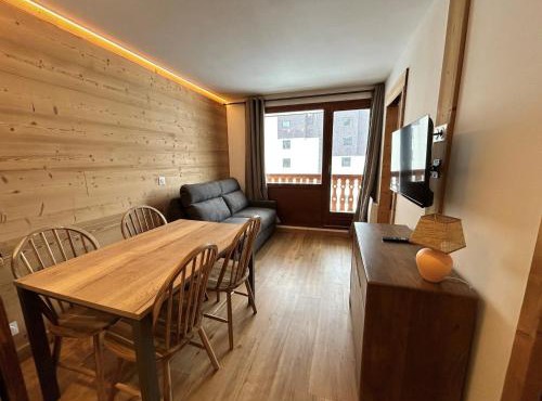 Studio cabine rénové 4 pers, pied des pistes, balcon sud - FR-1-502-579