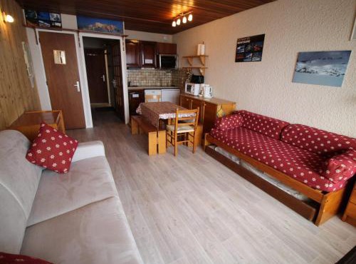Studio cabine rénové au pied des pistes, balcon, parking – Auris en Oisans - FR-1-297-68