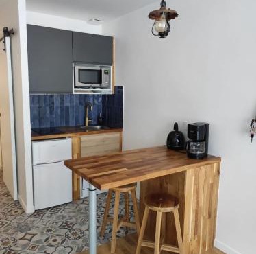 Studio calme à deux pas du lac de Nantua