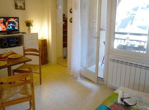 Studio Calme avec Balcon Plein Sud, Parking Privé, Proche Thermes et Centre-ville - FR-1-313-149