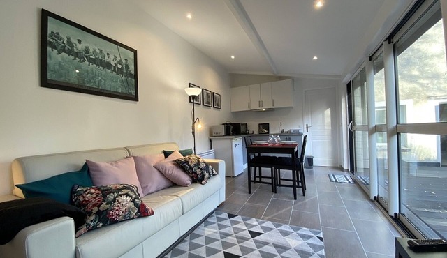 Studio Central avec Jardin Privé, WiFi et Proche Thermes