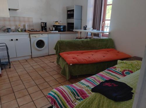 Studio centre bourg, proche tout commerce