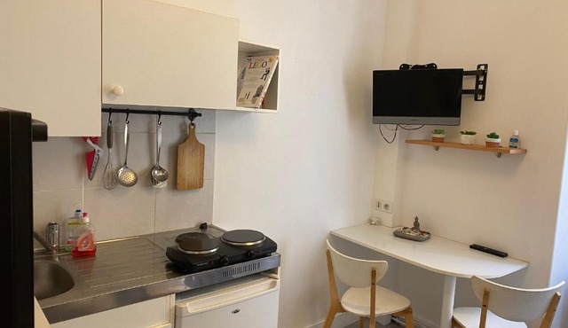 Studio centre ville avec ascenseur 3min des thermes