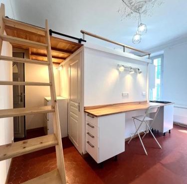 Studio Chalucet - close to train station