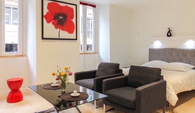 Studio charm in the heart of Old Nice
