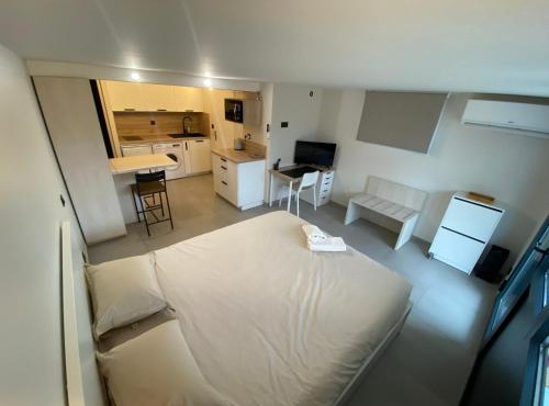 Studio chez l'habitant avec piscine commune