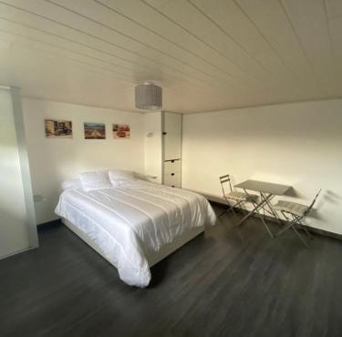 Studio chez l'Habitant