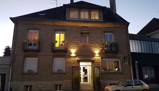 STUDIO, city center with parking, all amenities, 2 mns STATION