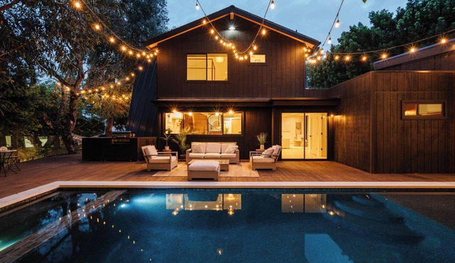 Studio City Stunning House with 5 bedrooms, Pool, Jacuzzi, Fire-pit, Guest House