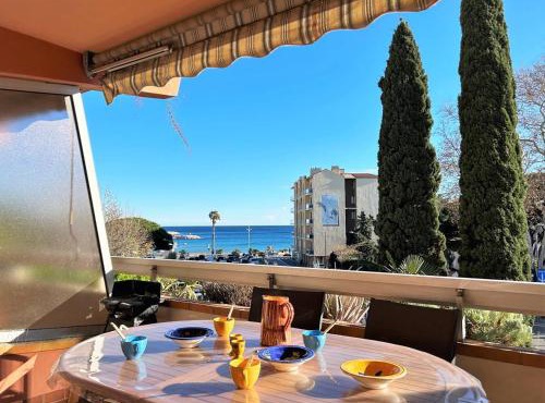 Studio climatisé avec terrasse et parking près de la plage - FR-1-251-202