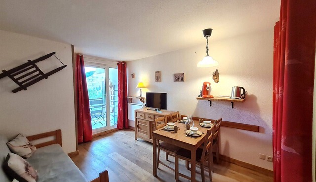 Studio close to the ski slopes, 4ppl, mountain view