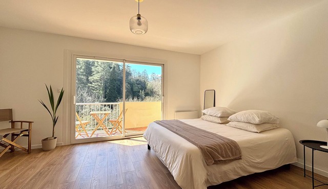 Studio close to the Spa and Park