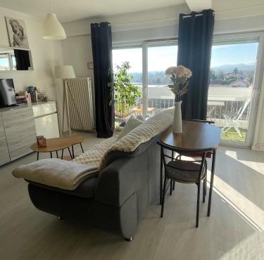 Studio cocoon avec vue sur le Beaujolais