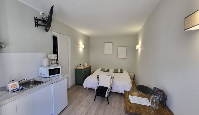 Studio-Comfort-Ensuite with Bath