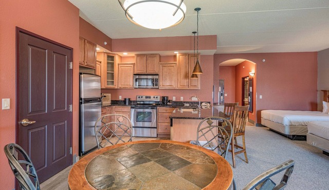 Studio Condo - 3 Beds - Waterpark ALWAYS INCLUDED; Dog Friendly Resort!