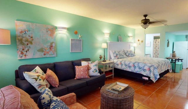 Studio Condo in Town, Near Beach, Shared Pool and Hot Tub