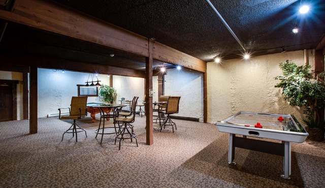 Studio condo with Kitchenette