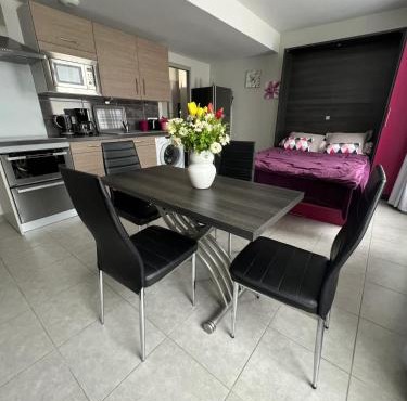 Studio confortable à La Ferrière-aux-Étangs - 25 m² avec sauna