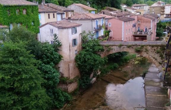 Studio confortable, Rennes les bains, 17 m² + Balcon