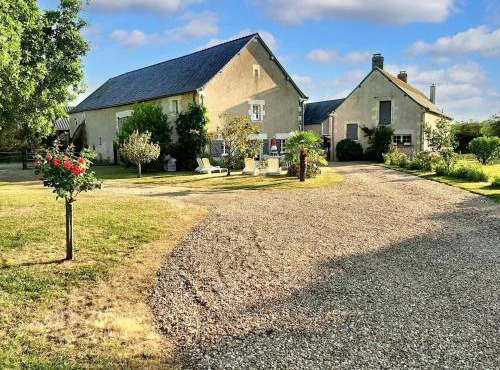 Studio confortable à Thilouze de 55 m² avec jardin privatif