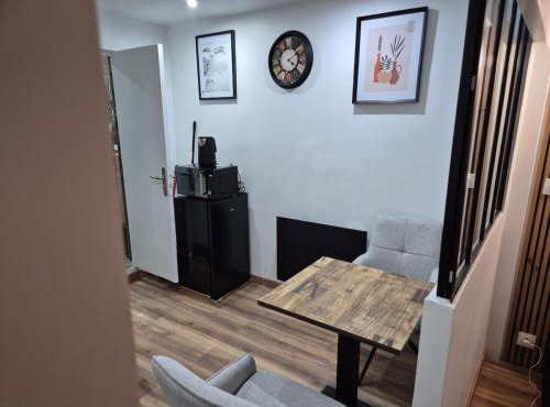 Studio confortable avec parking gratuit