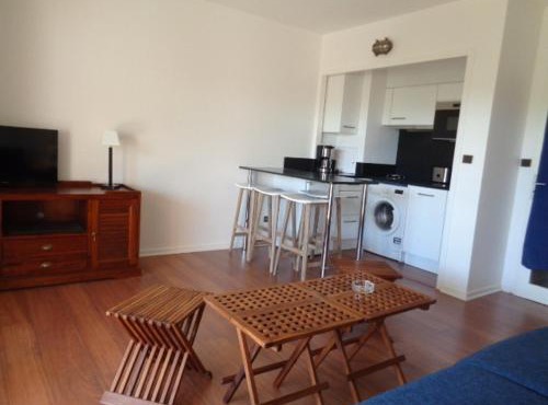 Studio confortable avec balcon, parking privé et Wi-Fi, à 200m de la plage d'Eyrac - FR-1-374-93