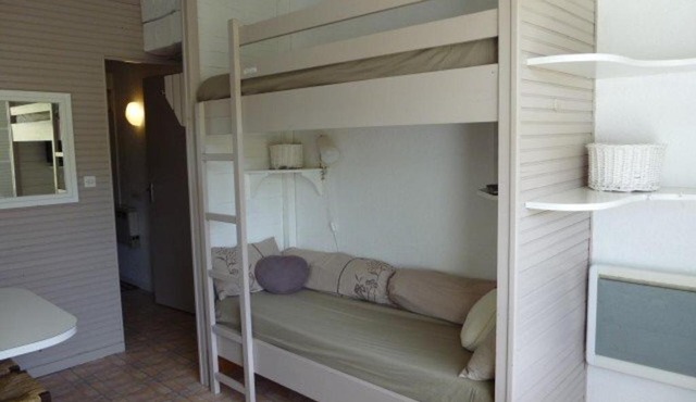 Studio confortable avec balcon et casier à skis, 4/6 personnes, au pied des pistes - FR-1-602-40