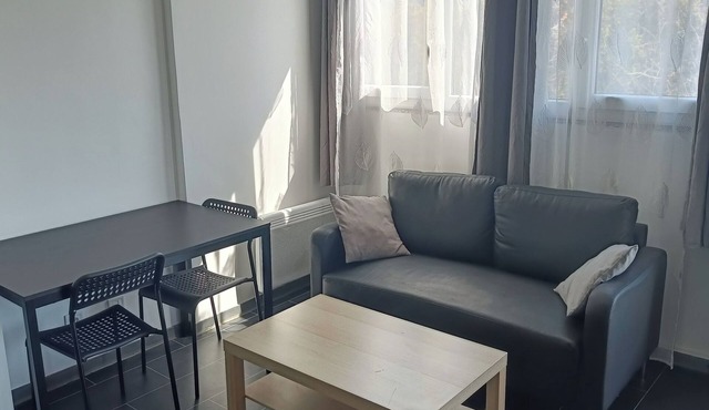 Studio Confortable Proche de Paris