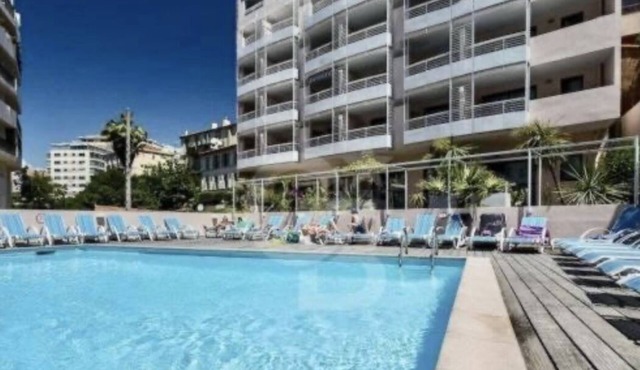 Studio Contemporain Avec Piscine Proche de la mer