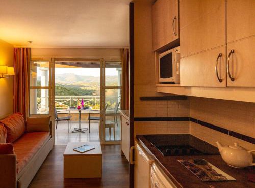 Studio cosy à Cap Esterel avec terrasse au cœur du village - FR-1-504-609