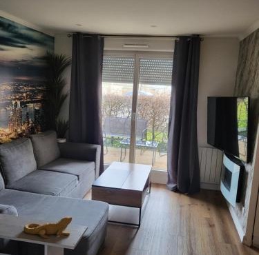 Studio cosy au RDC parking privé, térasse, wifi