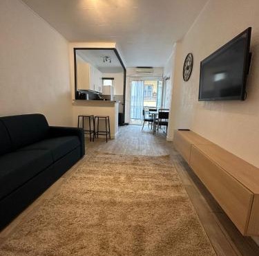 Studio cosy avec balcon - Tramway au pied, proche centre