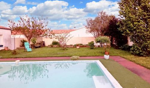 Studio cosy avec jardin, La Jarrie, 23m², piscine partagée