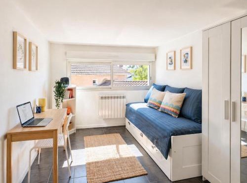 Studio cosy avec parking privé Écully in Écully