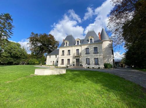 Studio Cosy dans les granges d un château accès spa