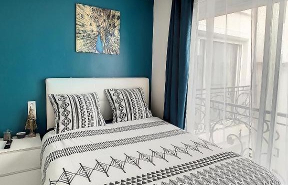 STUDIO COSY HYPER CENTRE GARE AMIENS WIFI NETFLIX 2 PERS in Amiens