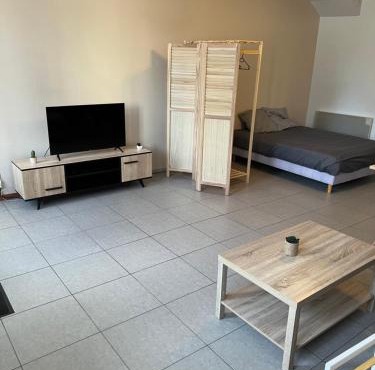 Studio cosy meublé tout confort, Proche centrale, Idéal pros & week-ends