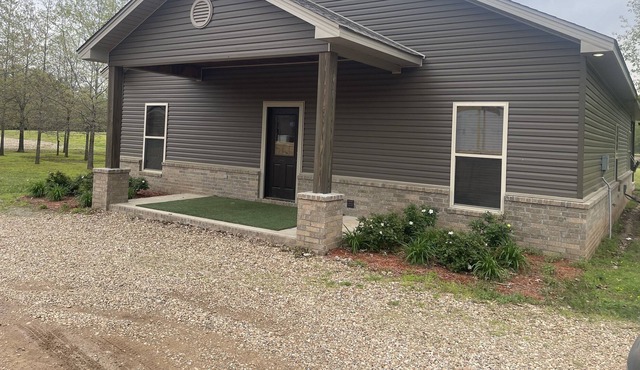 Studio cottage in gated hunting lodge -5 minutes from Saracen Casino