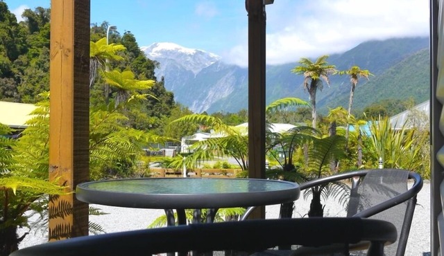 Studio Cottage with mountain view