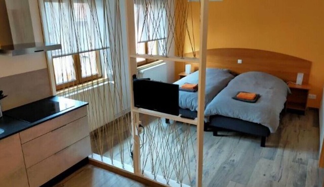 Studio Crémant Rosé Domaine Achille Thirion