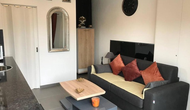 Studio Détente à 10mn de la Gare et Aéroport St Exupéry