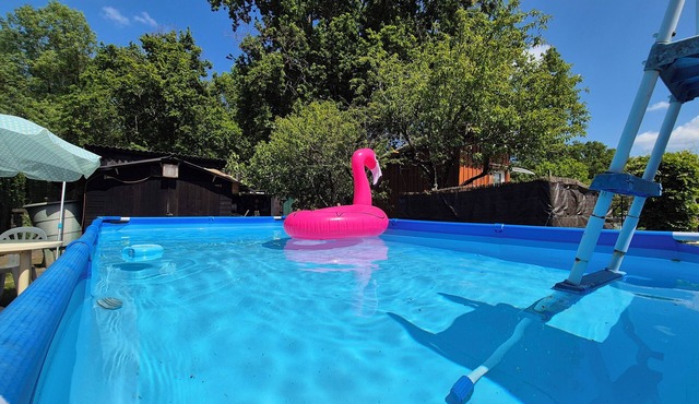 Studio Dans un Jardin Fleurie au Calme de la Campagne Blayaise