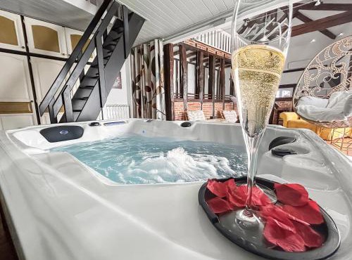 Studio de charme 70m2, Jacuzzi et Piscine Partagée